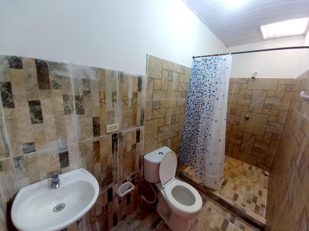 Apartamentos Cerca Al Aeropuerto 莱蒂西亚 外观 照片